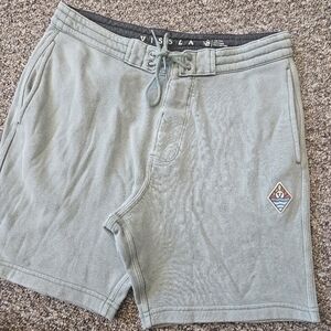 VISSLA Solid Eco Sofa Surfer Shorts Mens Small